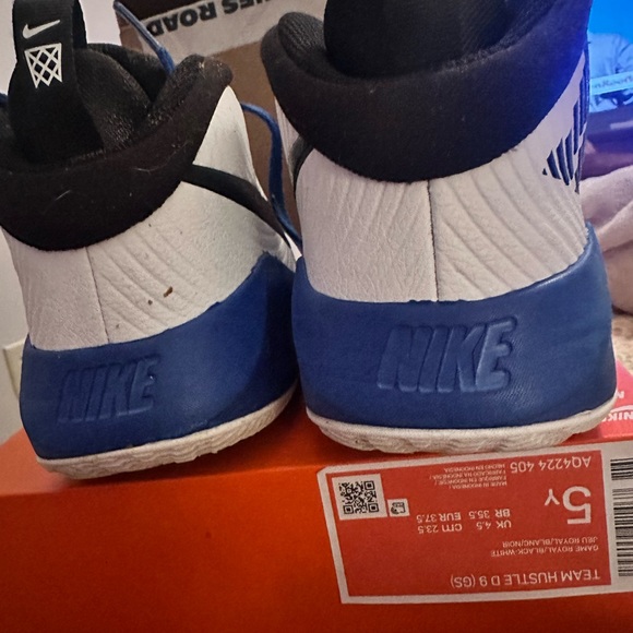 Nike D9 Youth Hustle Royal Blue size 5 - Picture 3 of 3